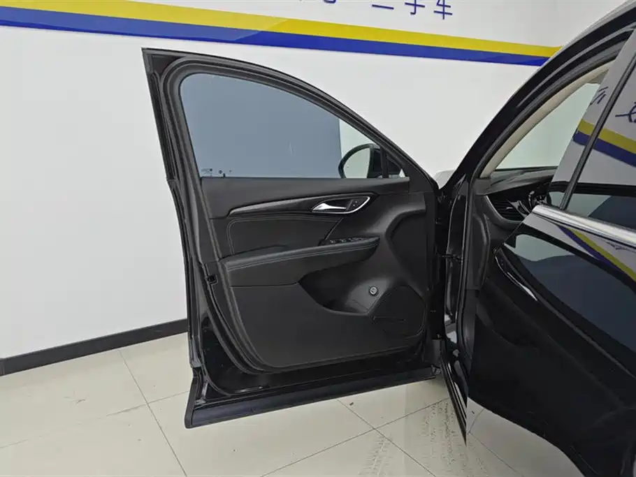 Envision Plus Envision Plus 652 T 5-seat Luxury