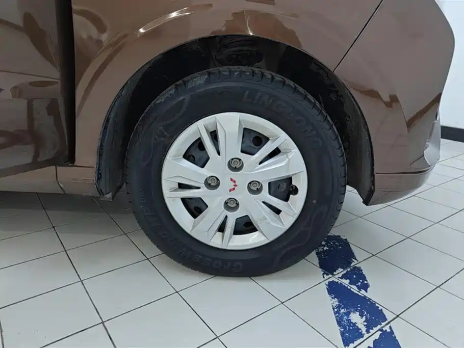 Wuling Hongguang 1.5 L S Standard LAR