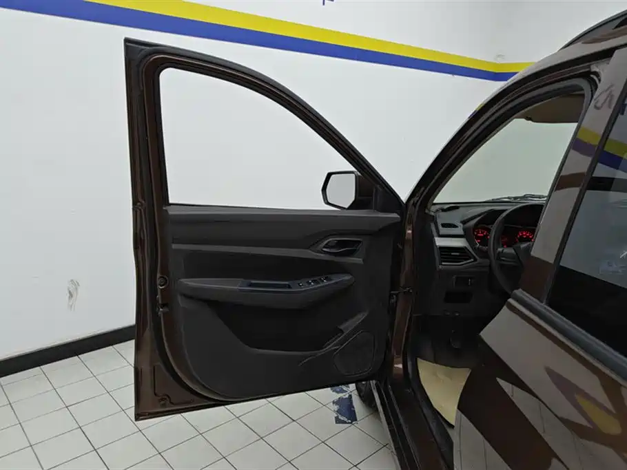 Wuling Hongguang 1.5 L S Standard LAR