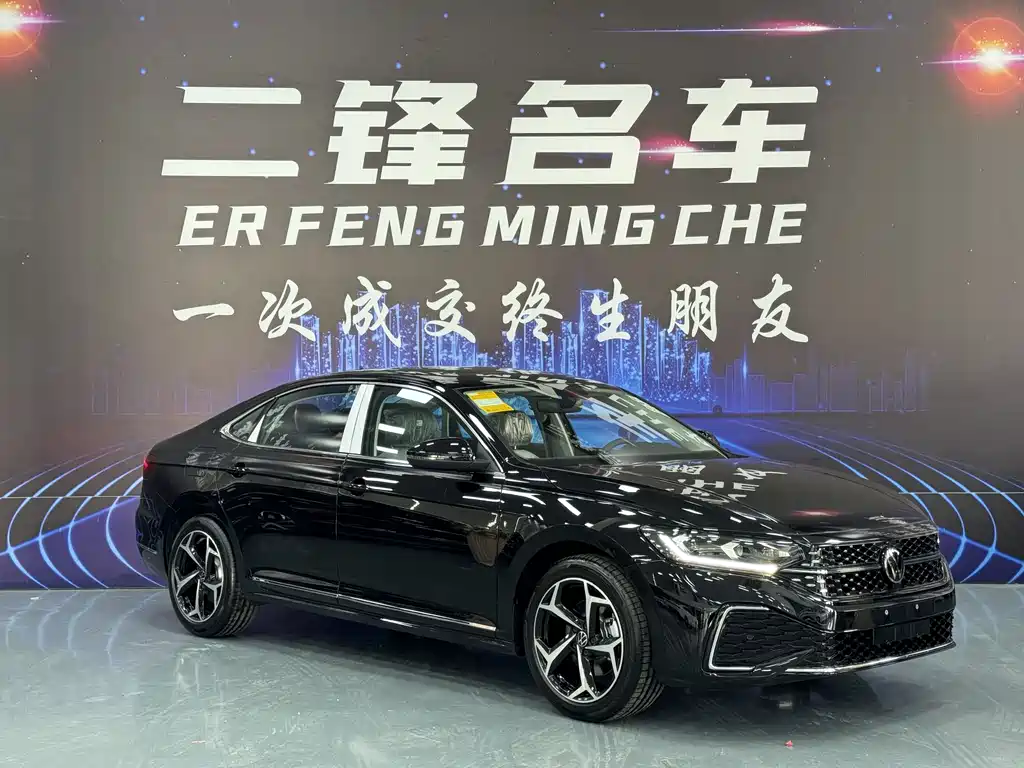 Passat Outstanding 380 TSI Starry Sky Dragon