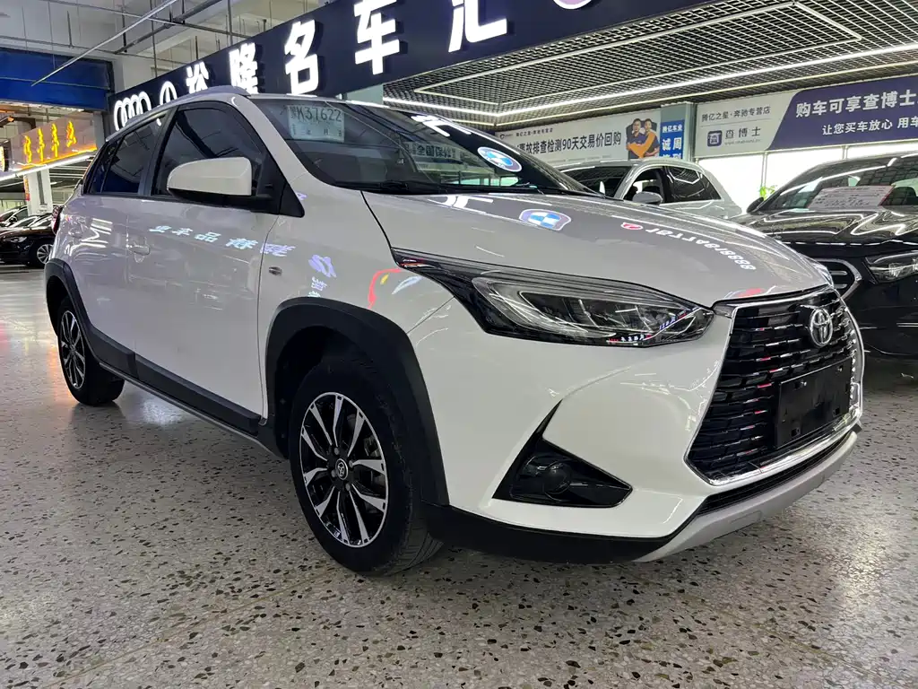 YARiS L Zhixuan Zhixuan X 1.5 L CVT Luxury PLUS