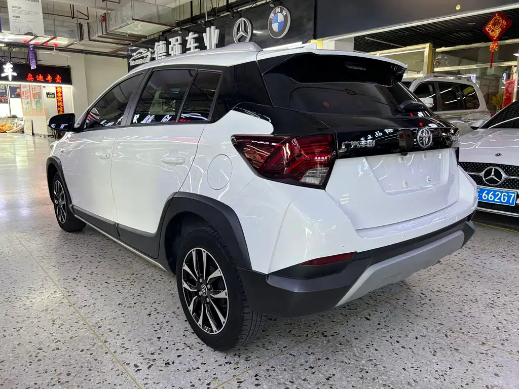 YARiS L Zhixuan Zhixuan X 1.5 L CVT Luxury PLUS