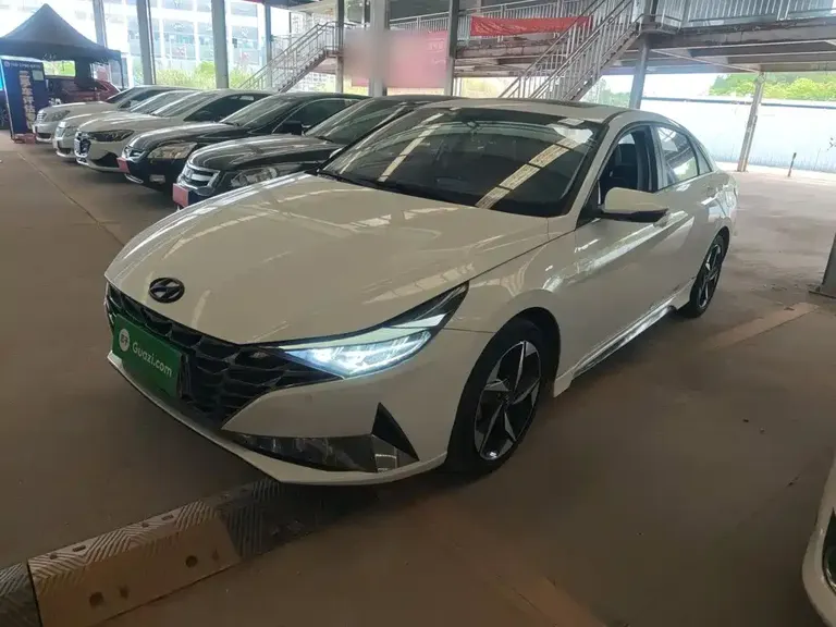 Hyundai Elantra 1.5 L CVT GLX Elite