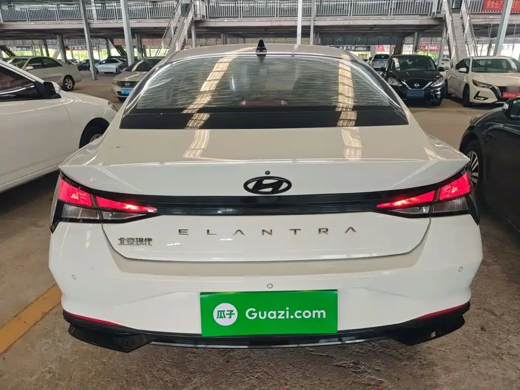 Elantra 1.5 L CVT GLX Elite