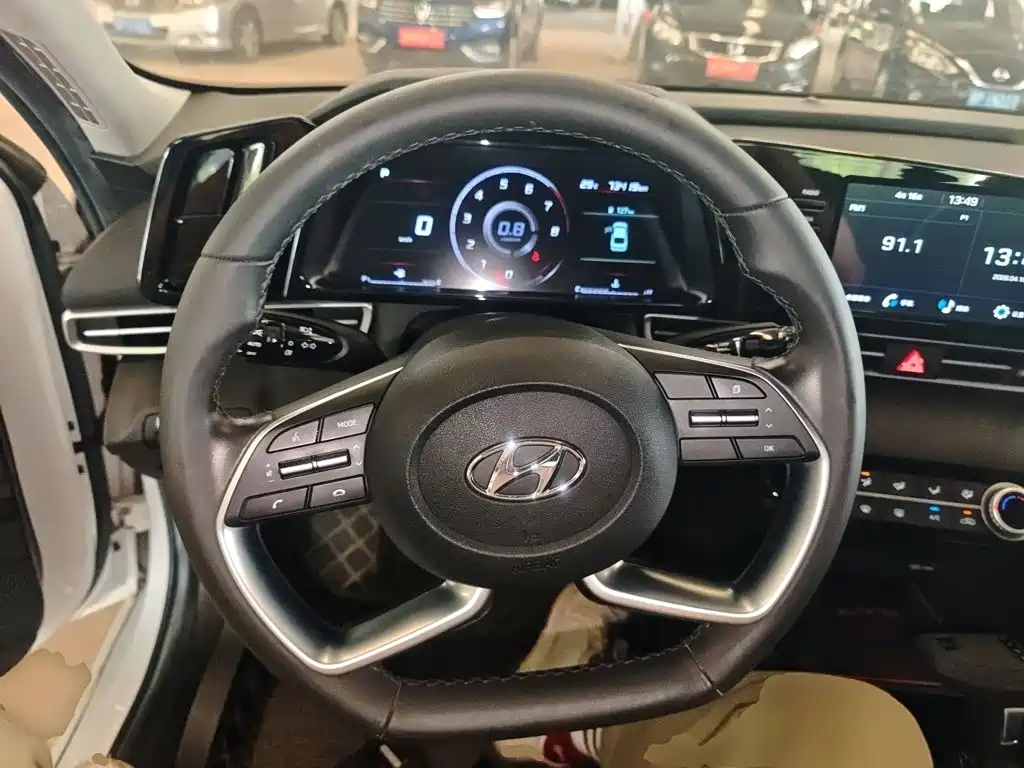 Elantra 1.5 L CVT GLX Elite