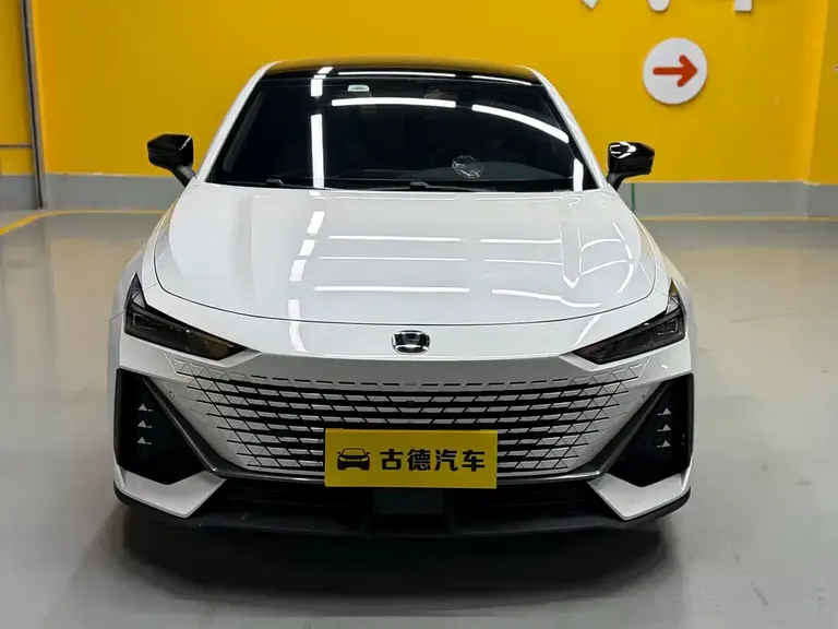 Changan UNI-V 1.5 T Distinguished