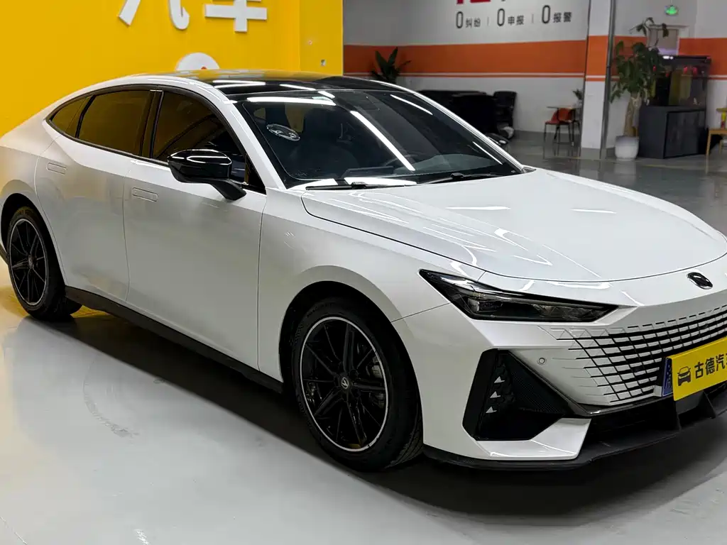 Changan UNI-V 1.5 T Distinguished