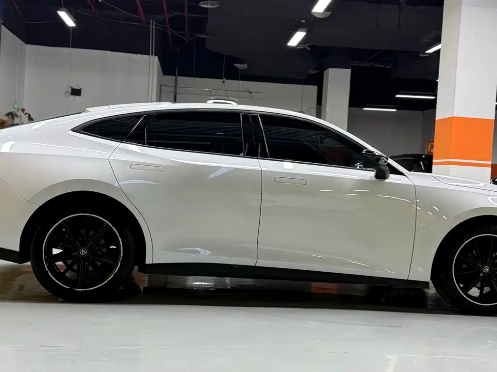 Changan UNI-V 1.5 T Distinguished