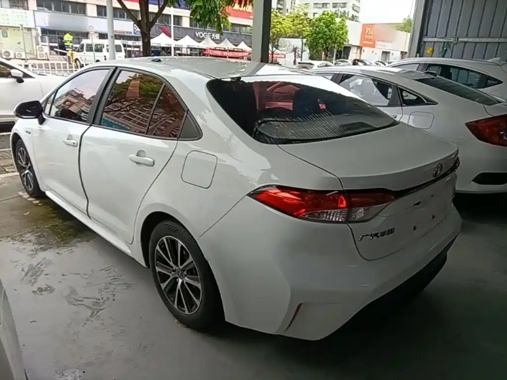 Levin Smart e-Hybrid Dual Engine 1.8 L Leading