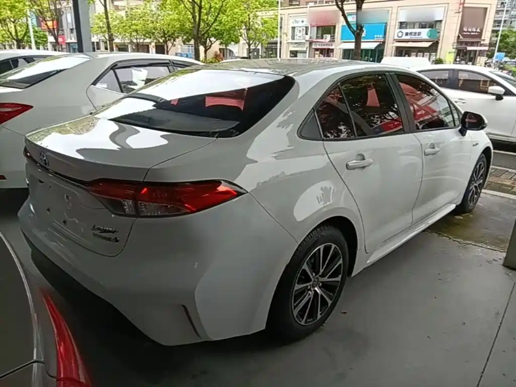 Levin Smart e-Hybrid Dual Engine 1.8 L Leading
