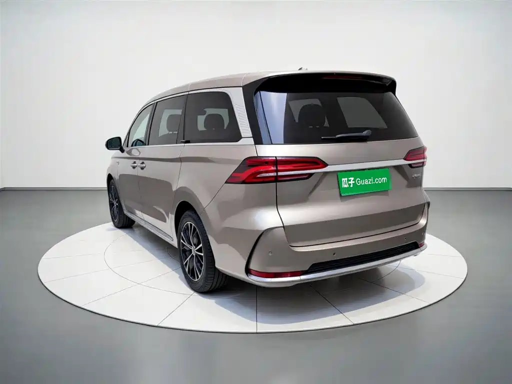 Roewe iMAX8 400 TGI Supreme Enjoyment