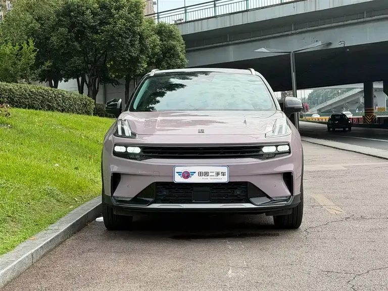 Lynk & Co 06 1.5 T Shero Pink Special Edition