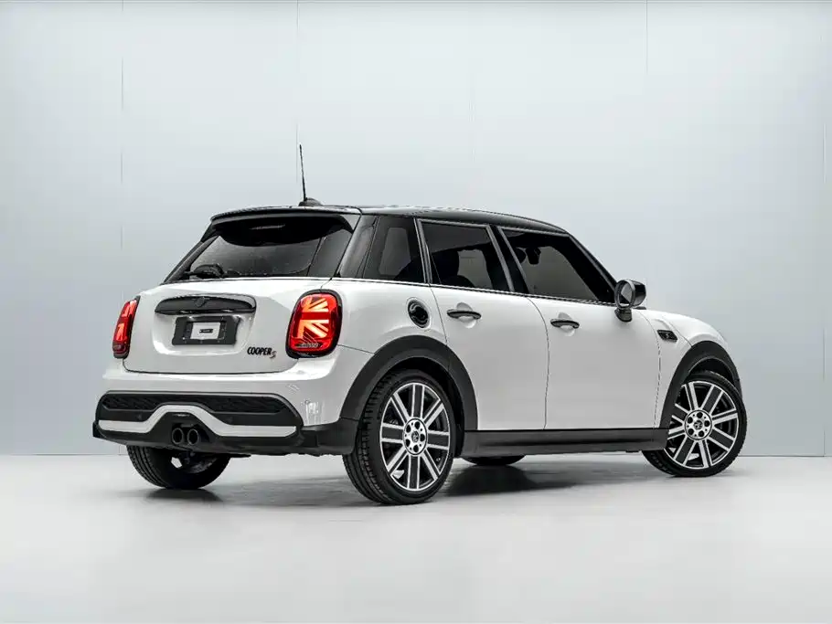 MINI Facelift 2.0 T COOPER S Artist 5-door