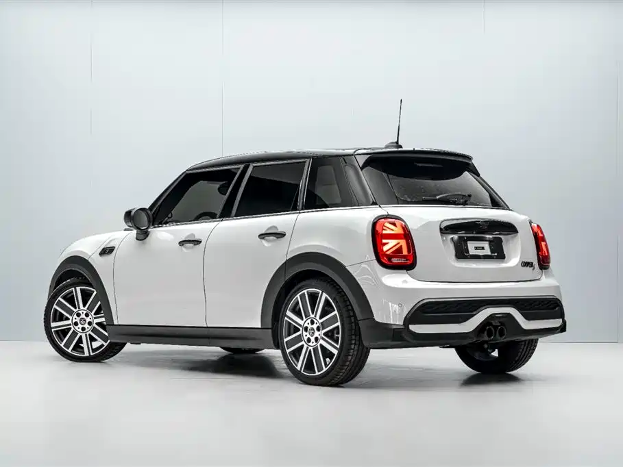 MINI Facelift 2.0 T COOPER S Artist 5-door