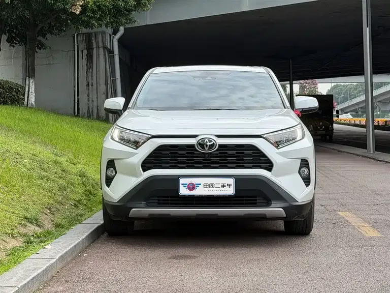 Toyota RAV4 2.0 L CVT 4 WD Style Plus