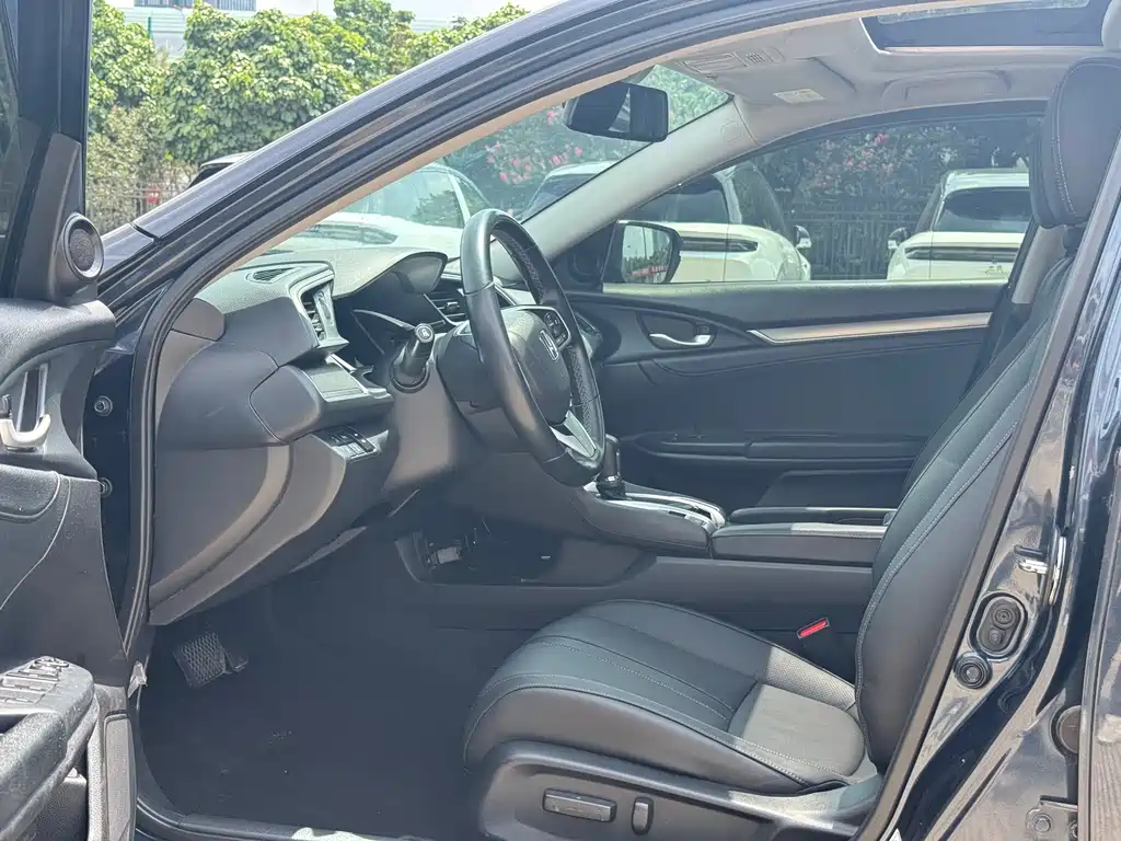 Civic 220 TURBO CVT Honor Shine