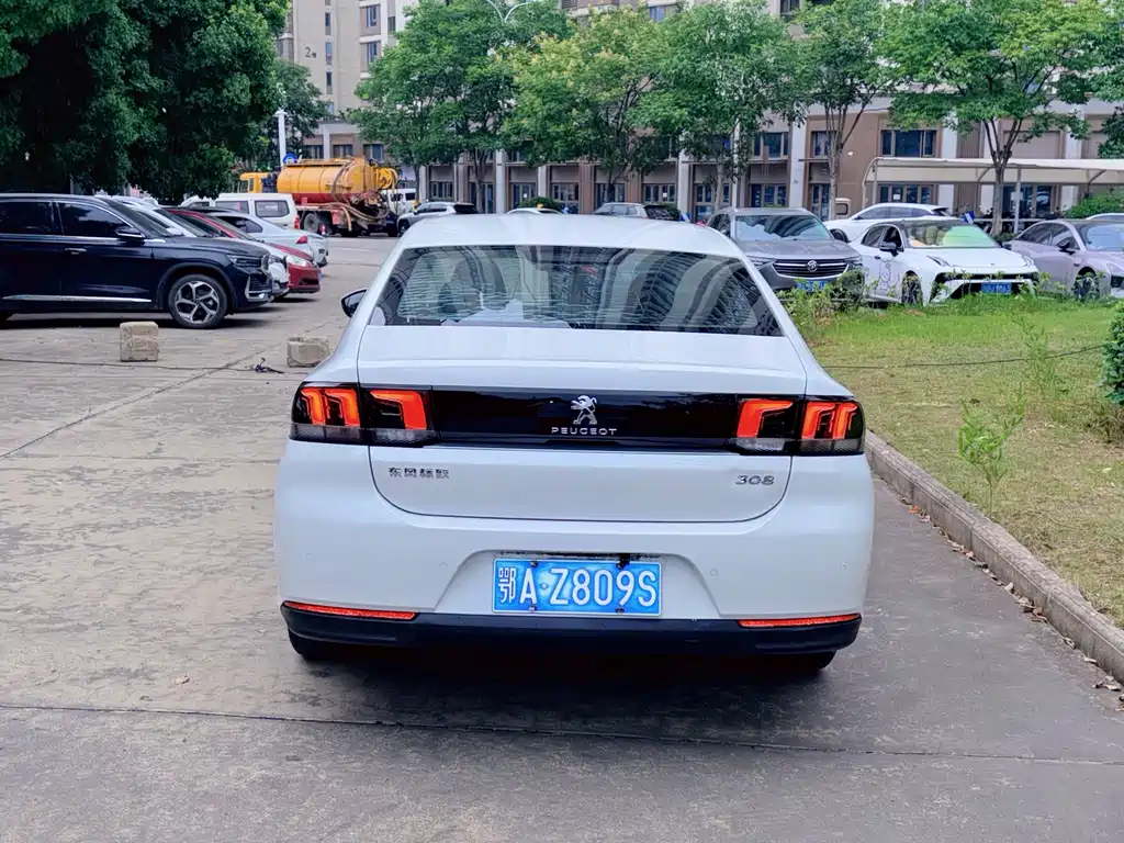 Peugeot 308 1.6 L Auto Luxury