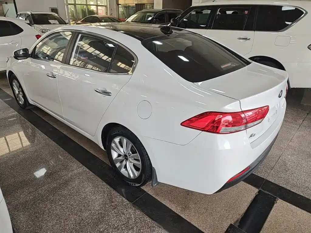 Kia K4 1.8 L Auto GLS