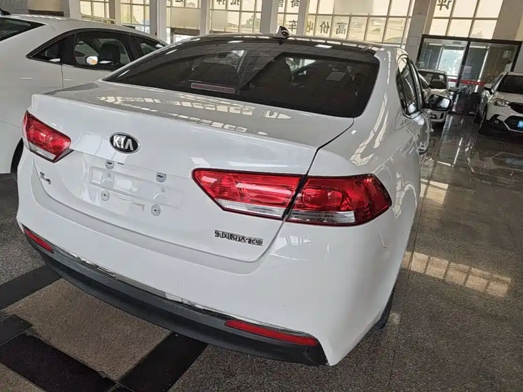 Kia K4 1.8 L Auto GLS