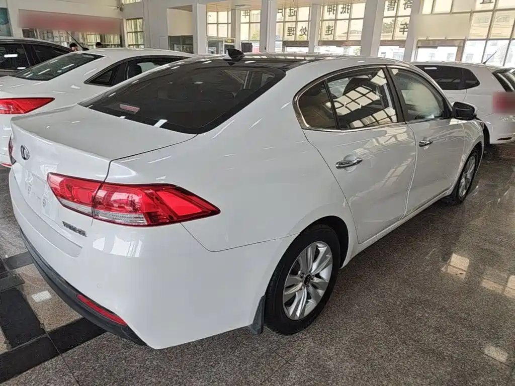 Kia K4 1.8 L Auto GLS