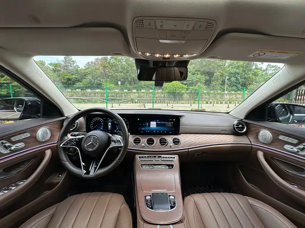 Mercedes-Benz E-Class Facelift E 300 L Distinguished