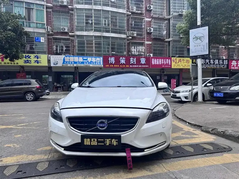 Volvo V40 1.6 T Smart Grace