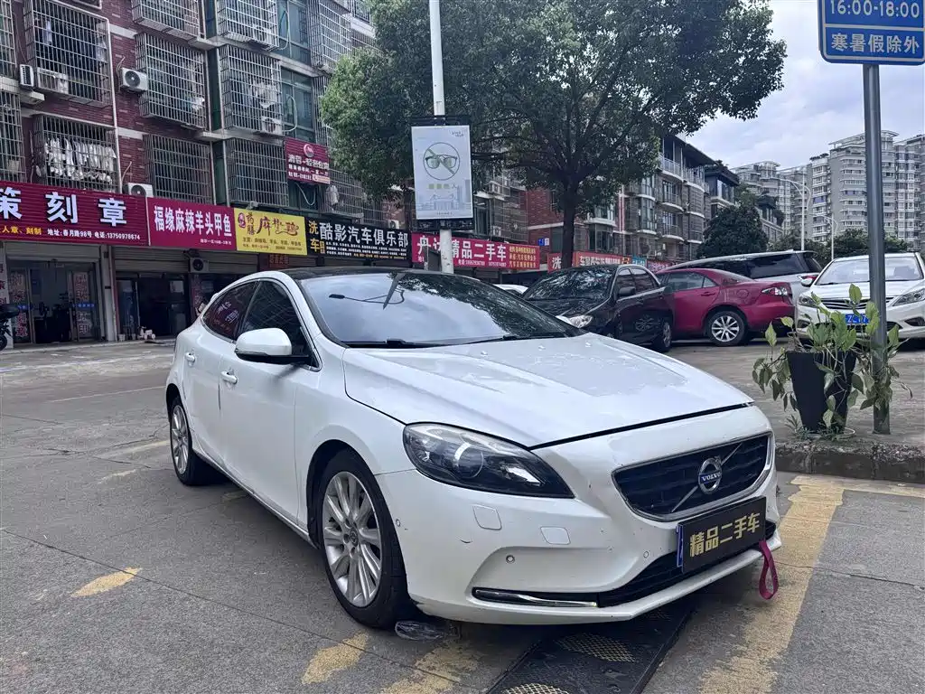 Volvo V40 1.6 T Smart Grace