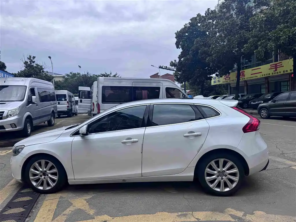 Volvo V40 1.6 T Smart Grace