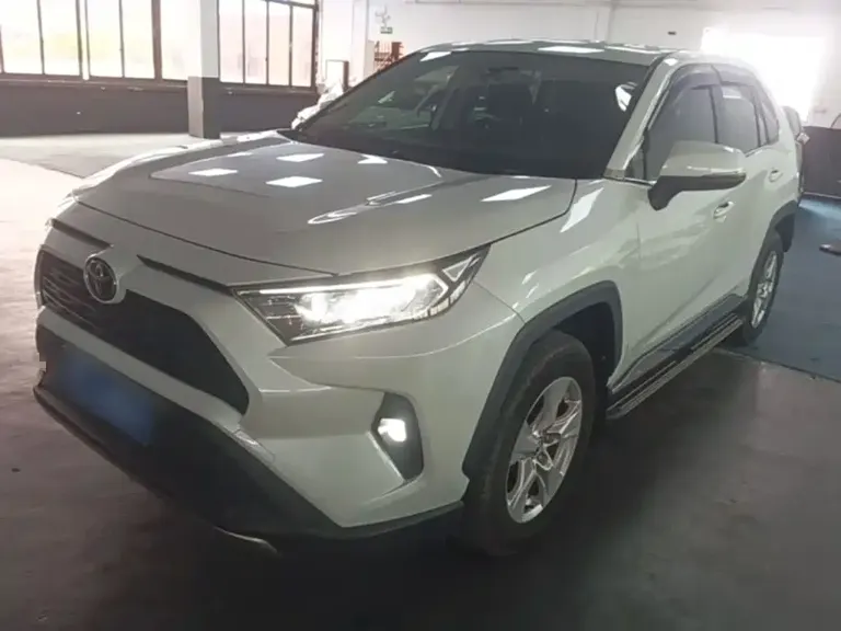 Toyota RAV4 2.0 L CVT 2 WD Urban