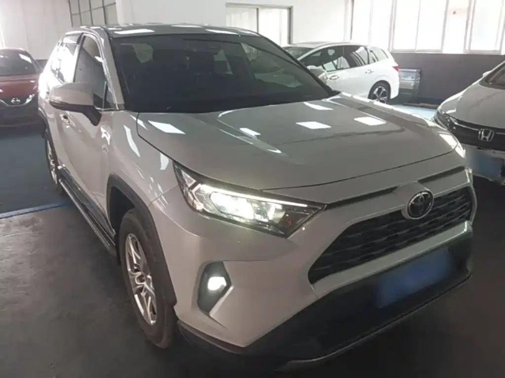 RAV4 2.0 L CVT 2 WD Urban
