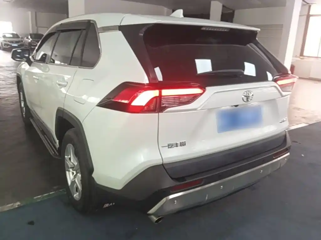 RAV4 2.0 L CVT 2 WD Urban