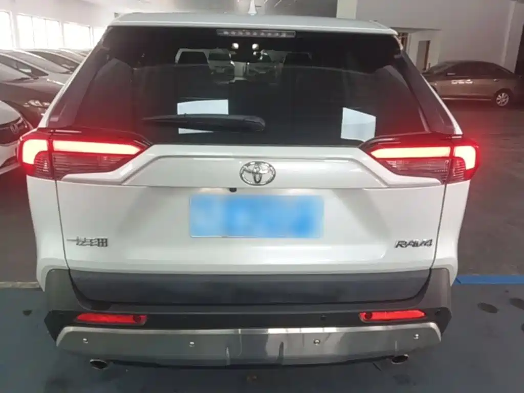 RAV4 2.0 L CVT 2 WD Urban