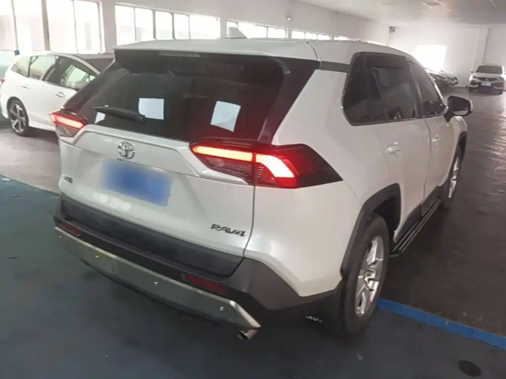 RAV4 2.0 L CVT 2 WD Urban