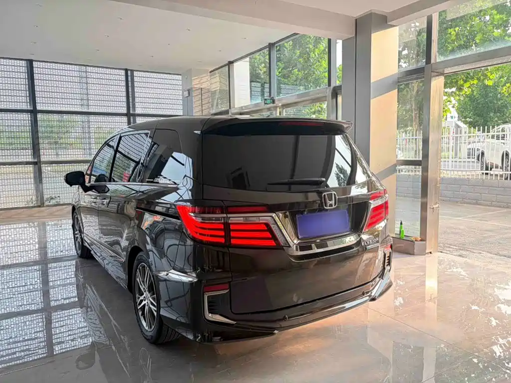 Elysion 2.0 L Hybrid Luxury