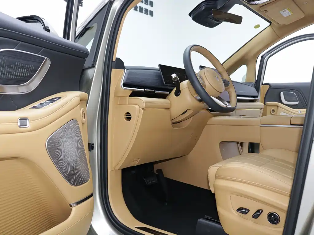 Voyah Dreamer PHEV Qiankun Ultra