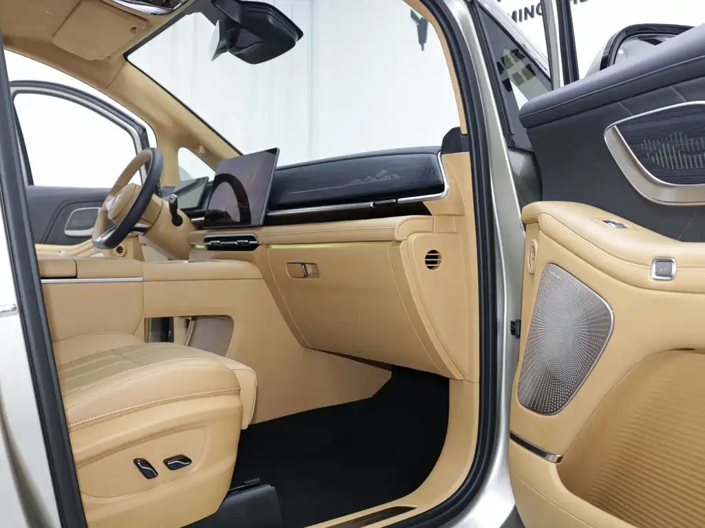 Voyah Dreamer PHEV Qiankun Ultra