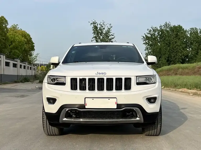 Jeep Grand Cherokee (Import) 3.0 L Elite Navigation