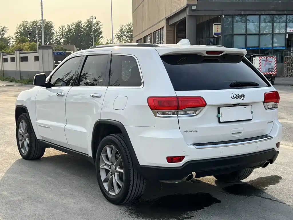 Grand Cherokee (Import) 3.0 L Elite Navigation