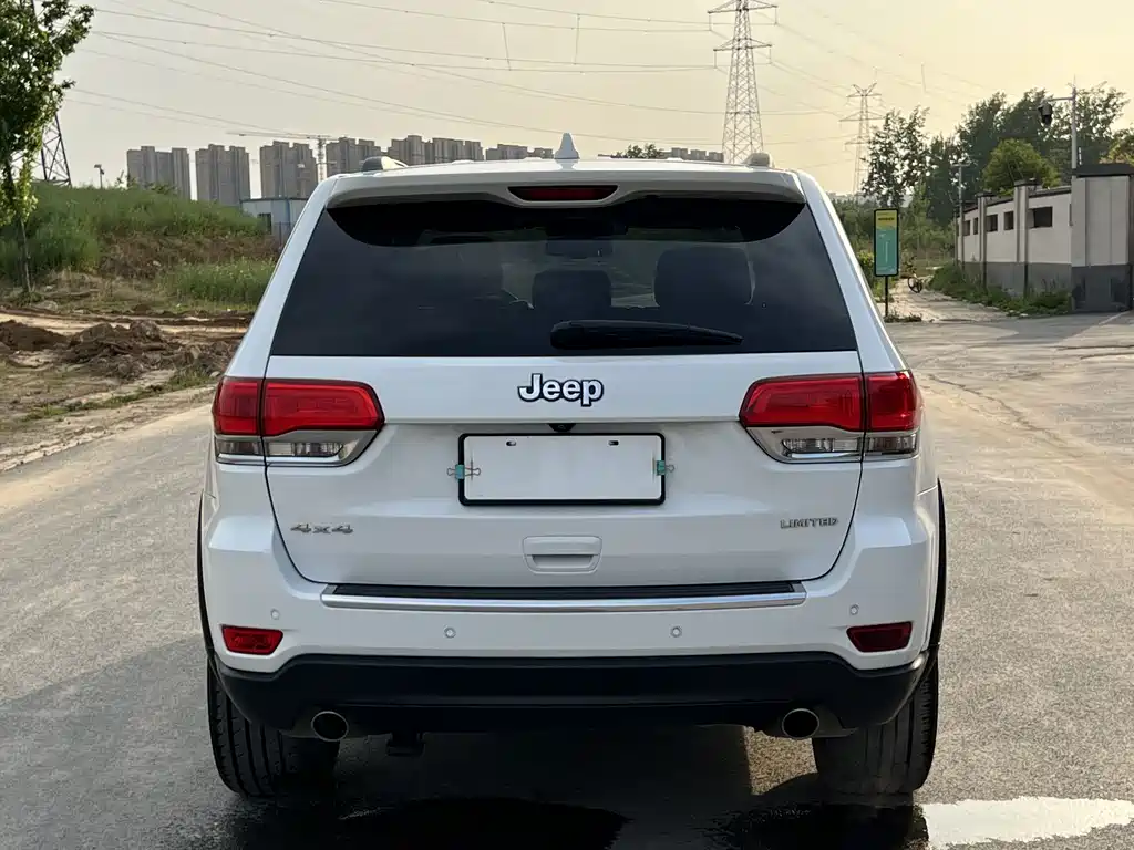 Grand Cherokee (Import) 3.0 L Elite Navigation