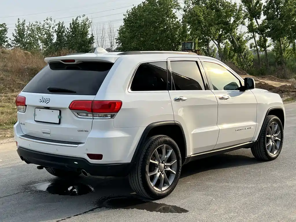 Grand Cherokee (Import) 3.0 L Elite Navigation