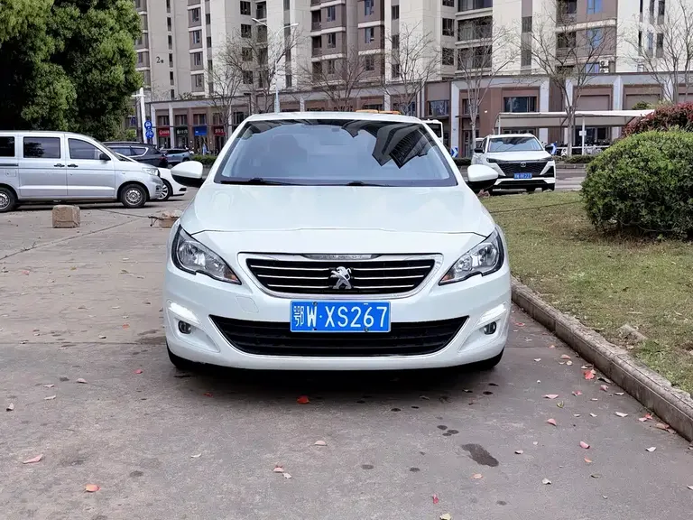 Peugeot 408 1.8 L Auto Luxury