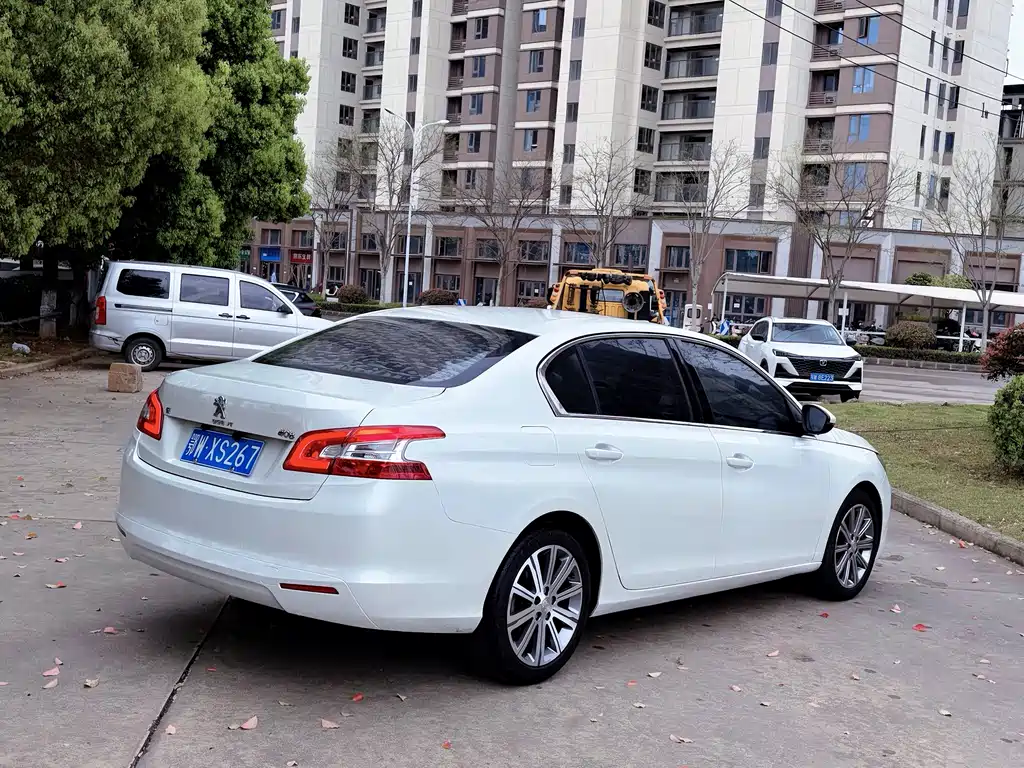 Peugeot 408 1.8 L Auto Luxury