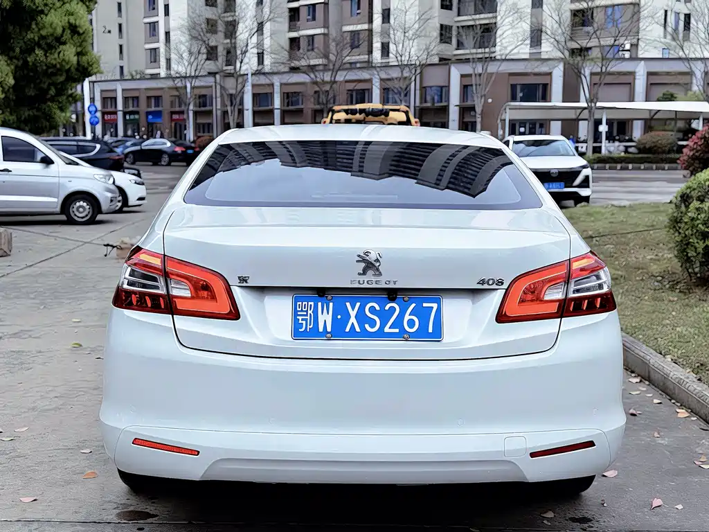Peugeot 408 1.8 L Auto Luxury