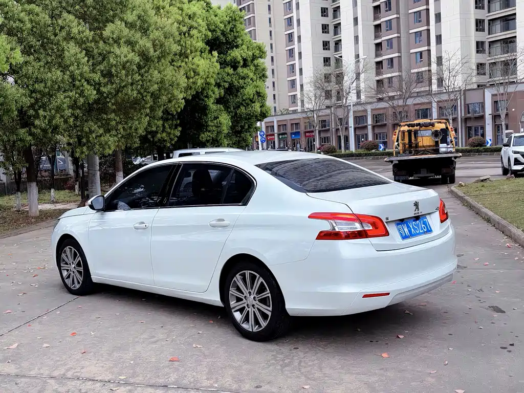 Peugeot 408 1.8 L Auto Luxury