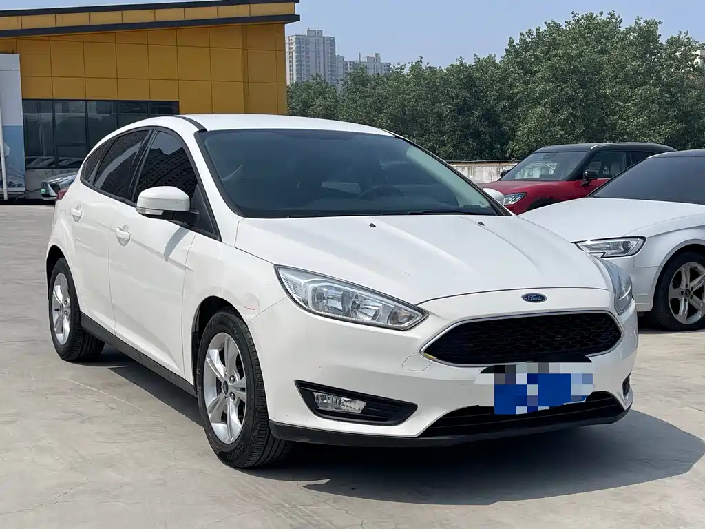 Focus Hatchback 1.6 L Auto Comfort