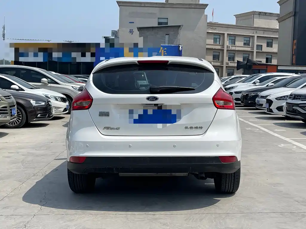 Focus Hatchback 1.6 L Auto Comfort