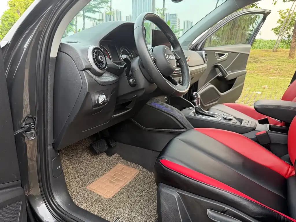 Audi Q2 L 35 TFSI Launch Exclusive CN-VI