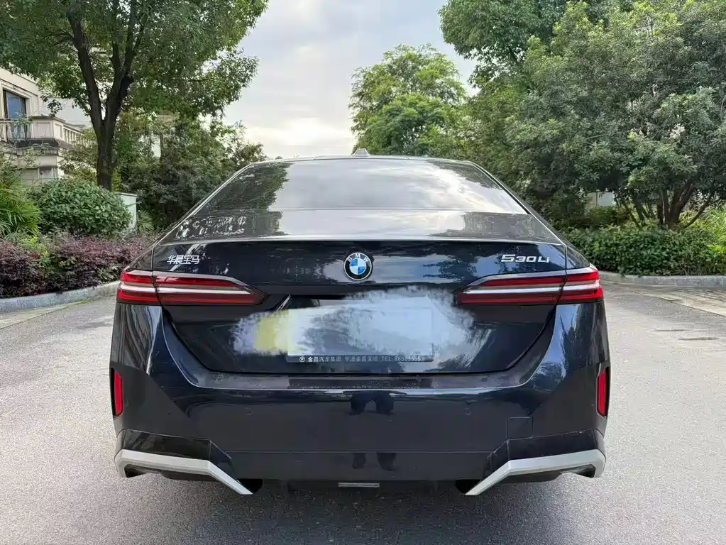 BMW 5 Series 530 Li Leading M Sport Package