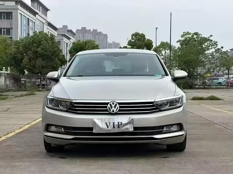Volkswagen Magotan 330 TSI DSG Luxury