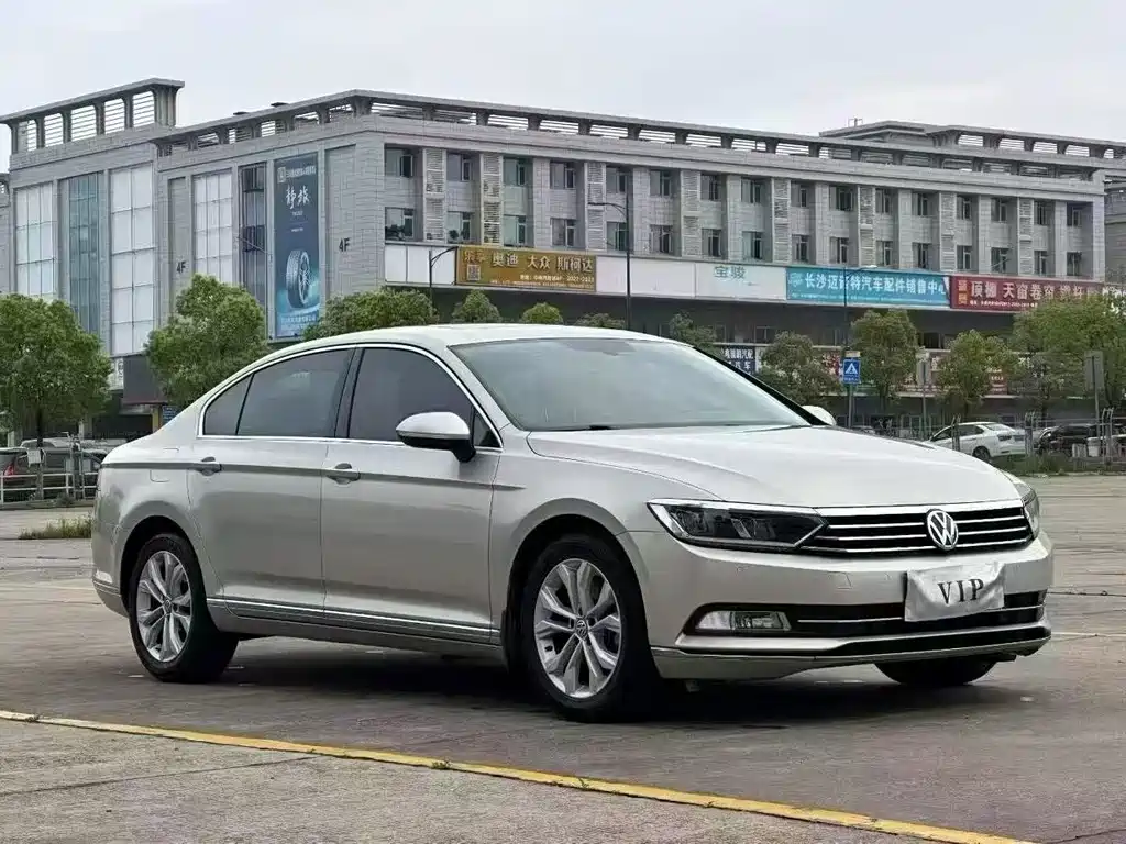 Magotan 330 TSI DSG Luxury